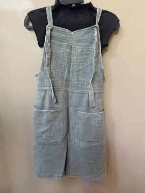 Zenana Outfitters Black Ribbed Top with Washed Light Blue Overalls l